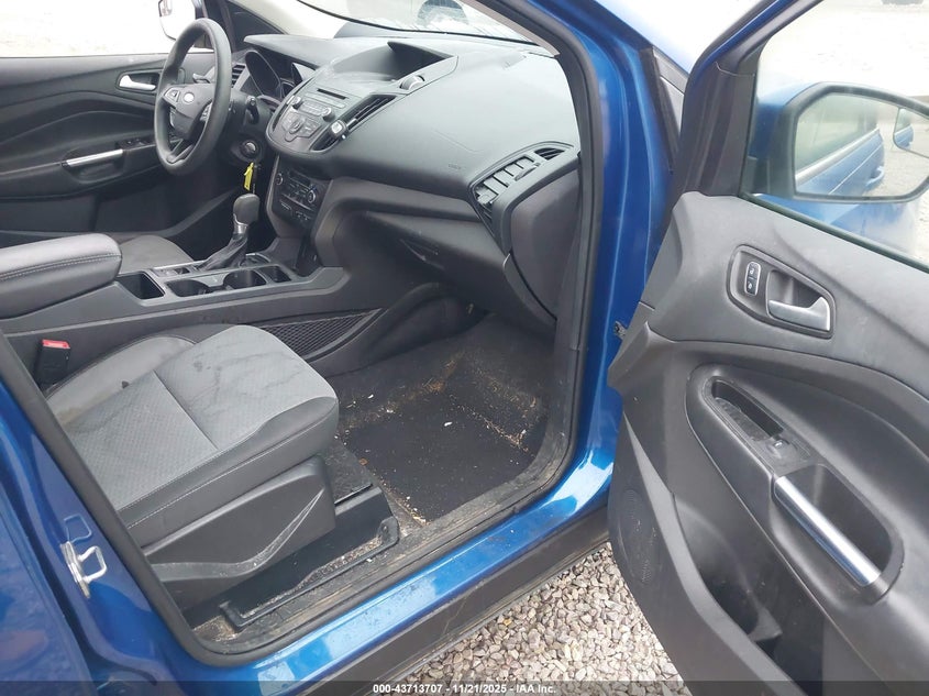 1FMCU9GD4HUC33006 2017 FORD ESCAPE photo no. 5