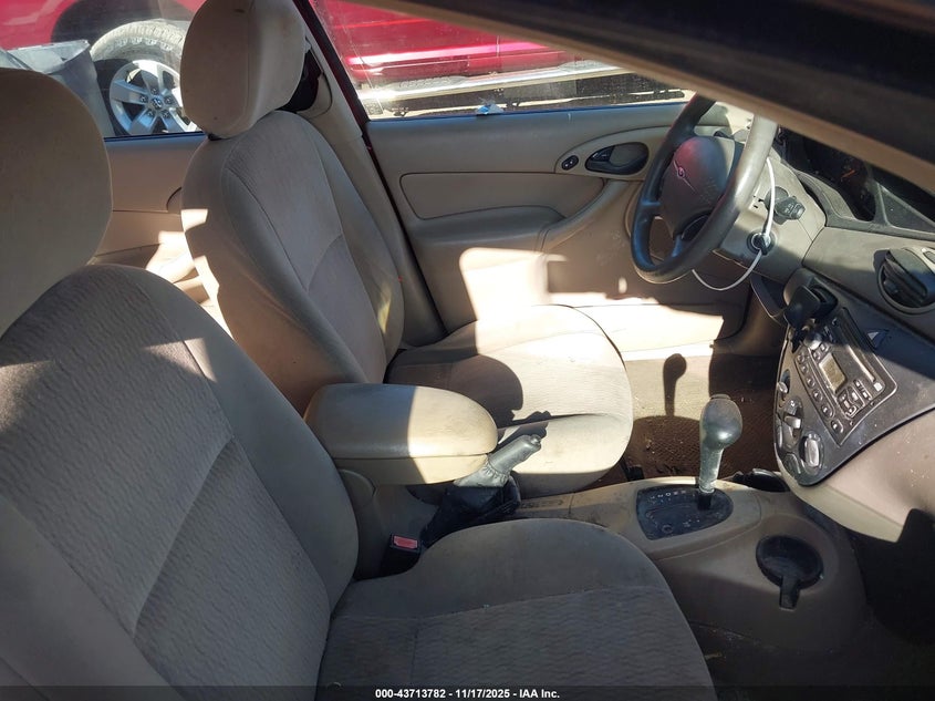 1FAHP36351W196734 2001 FORD FOCUS photo no. 5