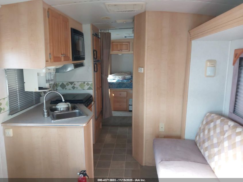 2004 Ford E-450 Cutaway Standard VIN: 1FDXE45S94HA15844 Lot: 43713803