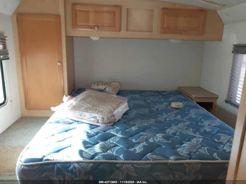 2004 Ford E-450 Cutaway Standard VIN: 1FDXE45S94HA15844 Lot: 43713803