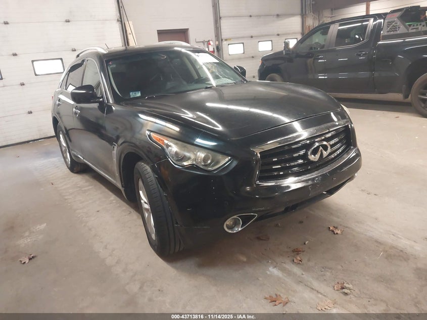 INFINITI QX70