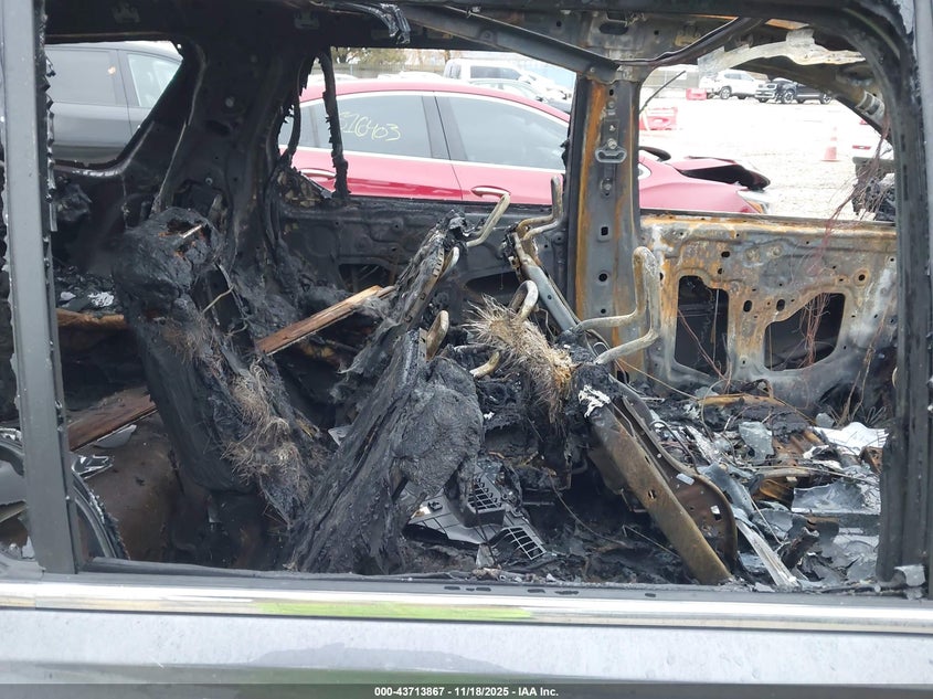 2025 HONDA PILOT auction photo 8
