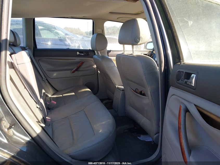 2003 Volkswagen Passat Glx VIN: WVWWH63BX3E178847 Lot: 43713915