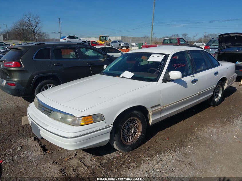 2FALP74W5RX153056 1994 FORD CROWN VICTORIA photo no. 2