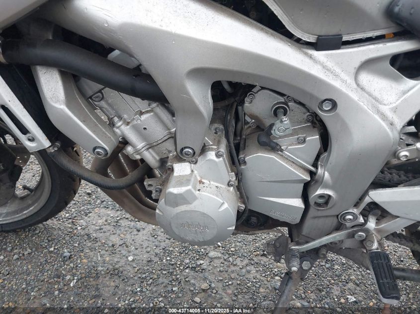 2004 Yamaha Fz6 S VIN: JYARJ08E54A000401 Lot: 43714005