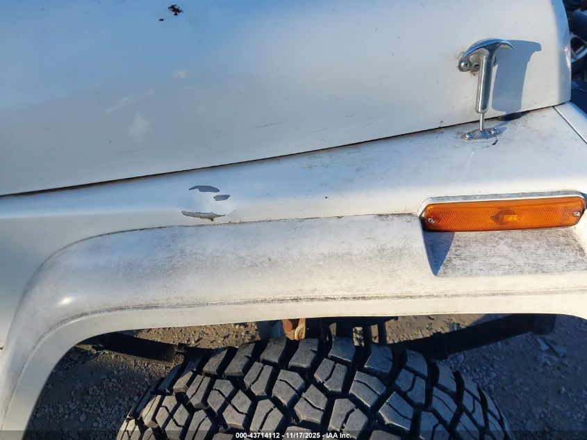 1995 Jeep Wrangler / Yj Se VIN: 1J4FY29S2SP290717 Lot: 43714112