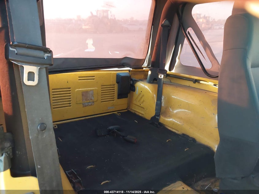 2004 Jeep Wrangler Se VIN: 1J4FA29104P770575 Lot: 43714118