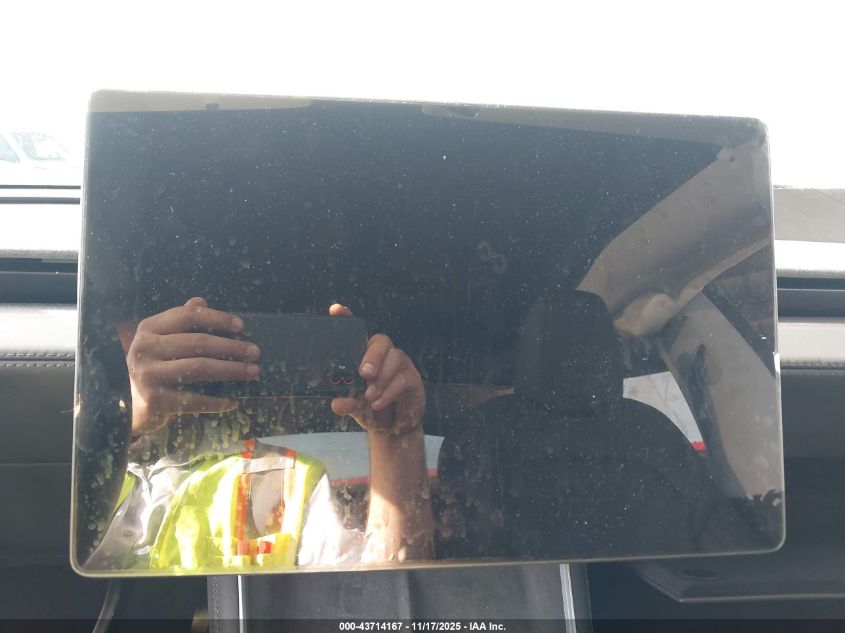 2026 Tesla Model Y Long Range Dual Motor All-Wheel Drive VIN: 7SAYGDED2TF383384 Lot: 43714167