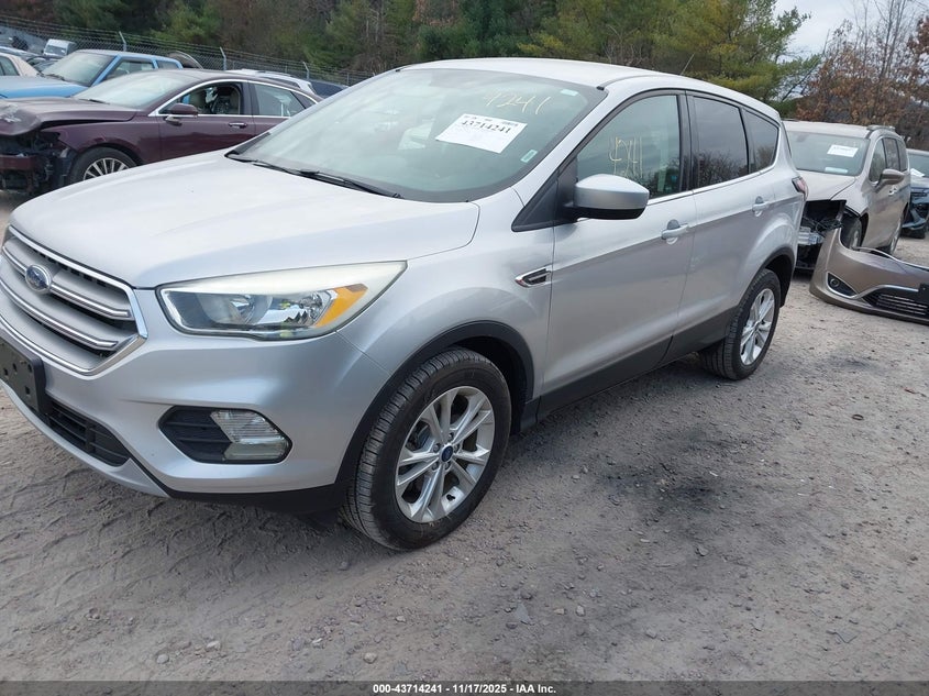 1FMCU9GD1HUC87913 2017 FORD ESCAPE photo no. 2