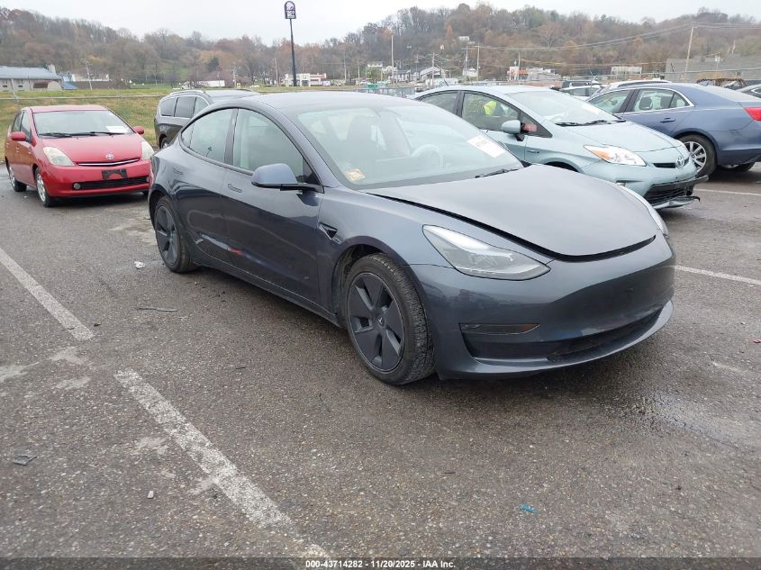 TESLA MODEL 3 REAR-WHEEL DRIVE