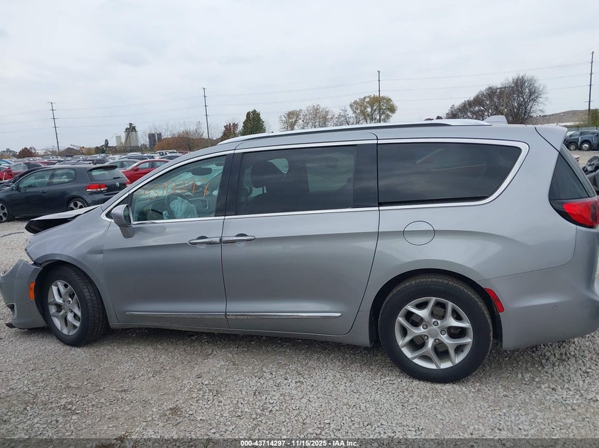 2019 Chrysler Pacifica Touring L Plus VIN: 2C4RC1EG9KR525190 Lot: 43714297