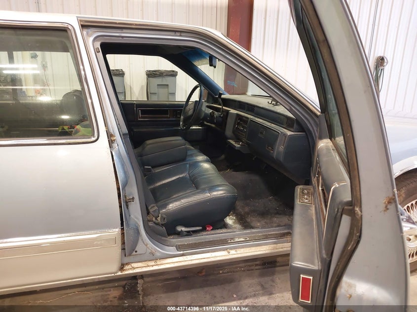 1G6CD53B3N4292046 1992 CADILLAC DE VILLE photo no. 5