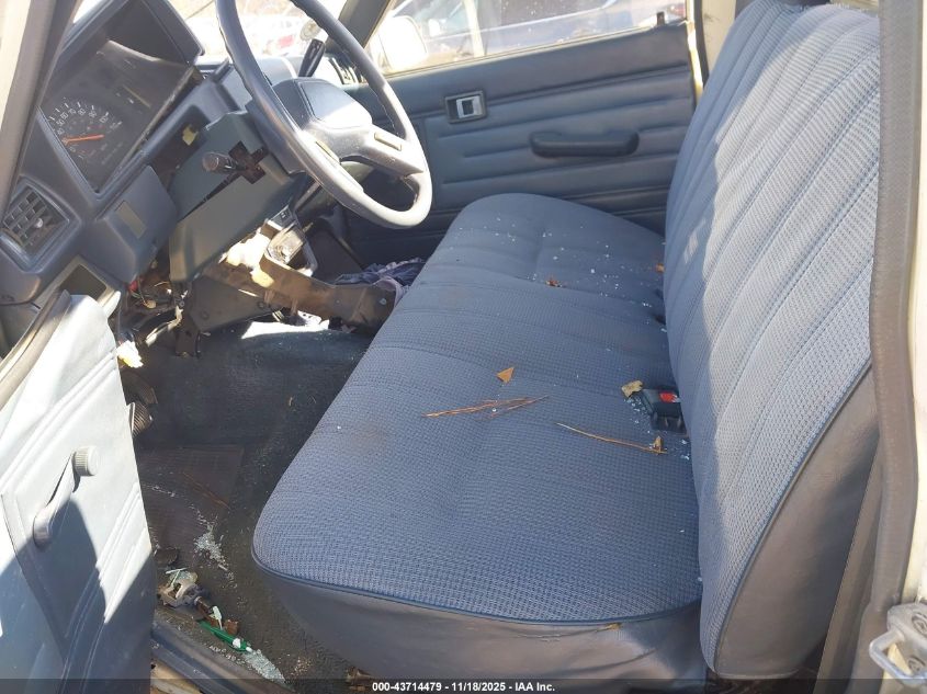 1987 Toyota Pickup 1/2 Ton Rn50 VIN: JT4RN50R8H0242051 Lot: 43714479