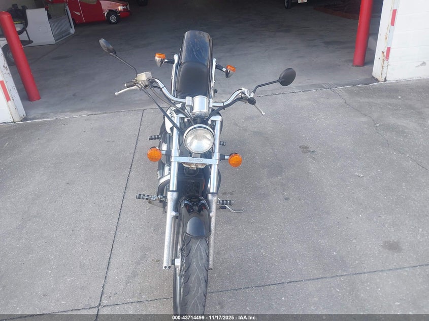 JH2PC21391K220406 2001 HONDA VT photo no. 5