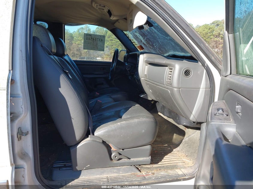 2GTEC13T651278177 2005 GMC SIERRA photo no. 5