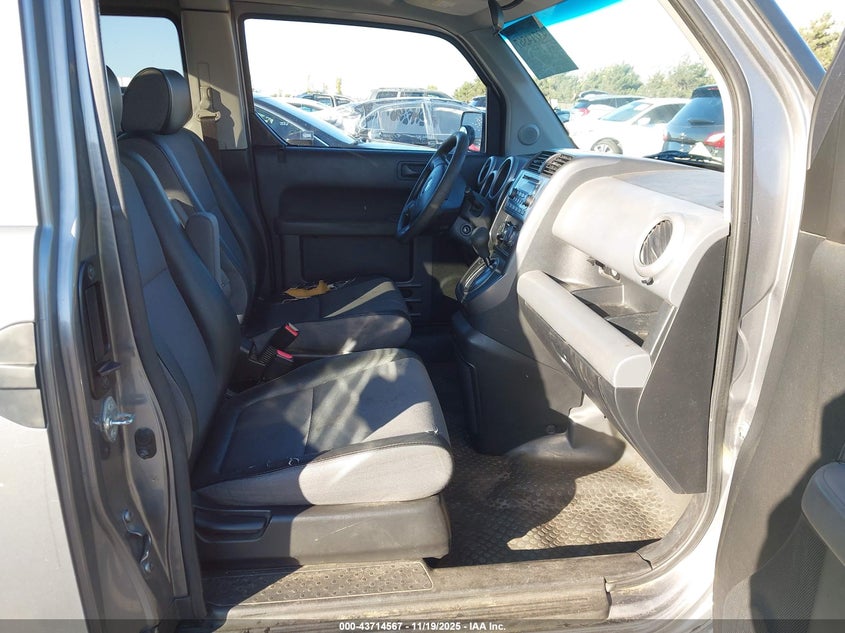 5J6YH28655L014900 2005 HONDA ELEMENT photo no. 5