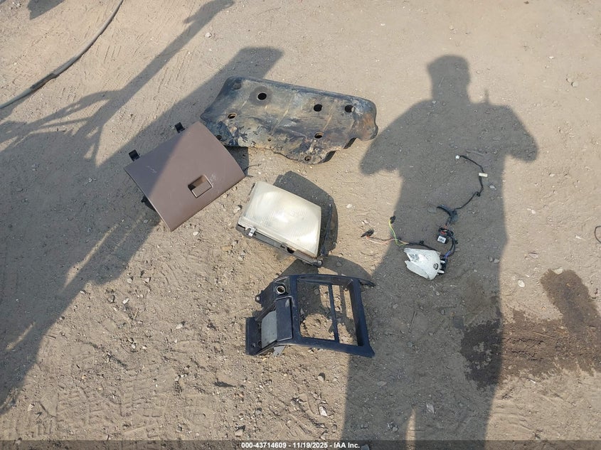 1999 Toyota Tacoma VIN: 4TAWN72N9XZ545127 Lot: 43714609