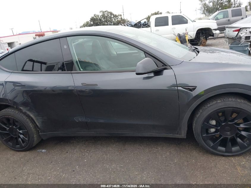 2024 Tesla Model Y Long Range Dual Motor All-Wheel Drive VIN: 7SAYGDEE0RA224443 Lot: 43714626