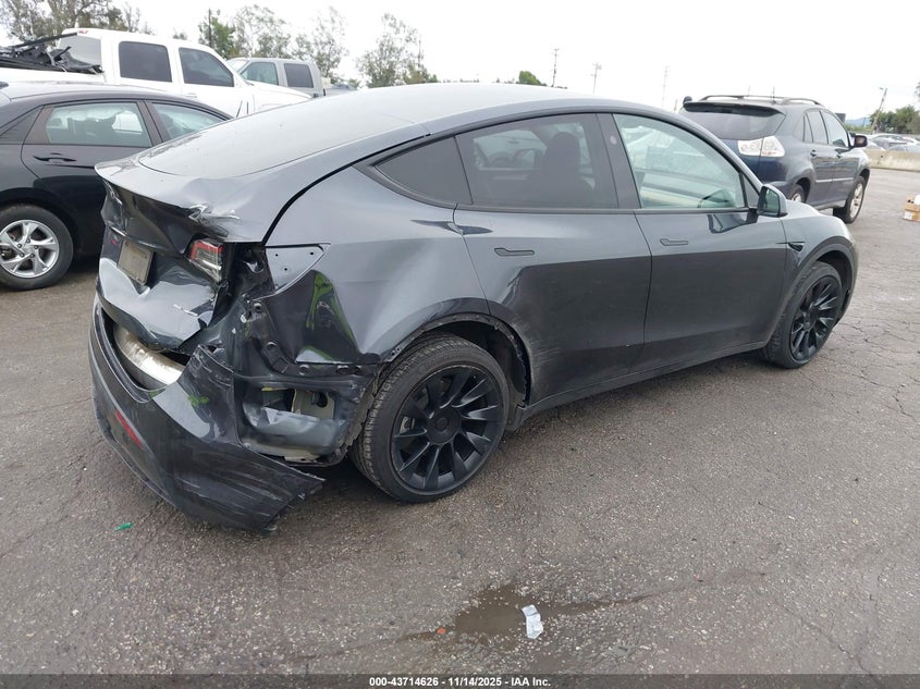 7SAYGDEE0RA224443 2024 TESLA MODEL Y photo no. 4
