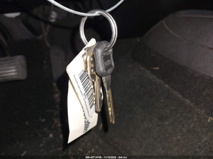 1997 GMC Jimmy Slt VIN: 1GKDT13W8V2570360 Lot: 43714706