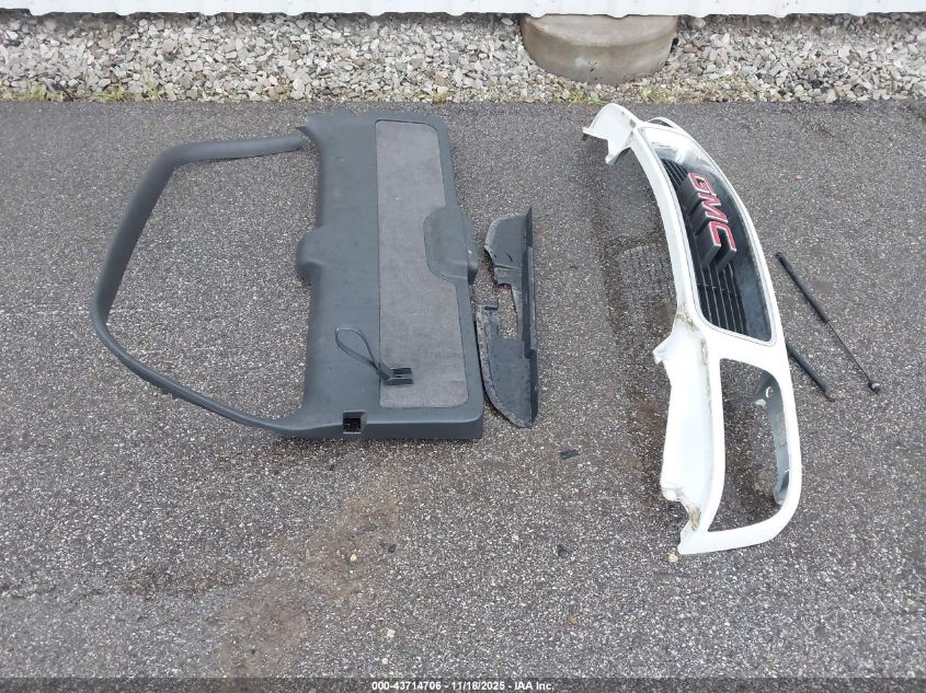 1997 GMC Jimmy Slt VIN: 1GKDT13W8V2570360 Lot: 43714706