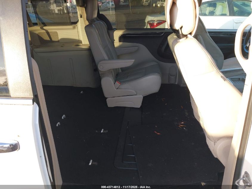 2011 Chrysler Town & Country Limited VIN: 2A4RR6DG5BR698387 Lot: 43714812