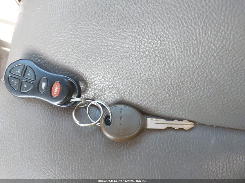 2003 Chrysler Town & Country Limited VIN: 2C8GP64L53R384755 Lot: 43714814