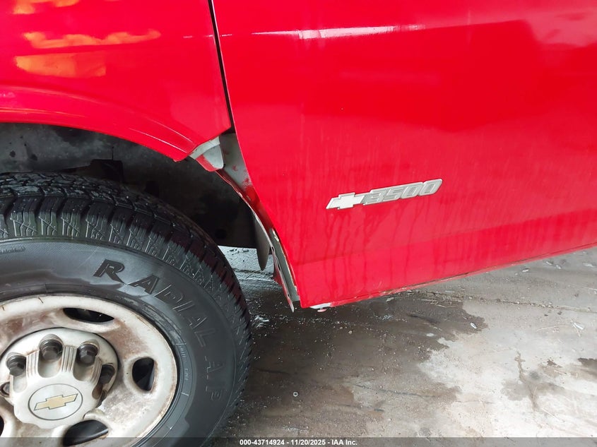 2004 Chevrolet Express VIN: 1GAHG39U841222865 Lot: 43714924