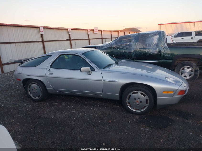 WP0JB0920HS860838 1987 PORSCHE 928 photo no. 13