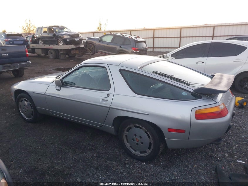 WP0JB0920HS860838 1987 PORSCHE 928 photo no. 14