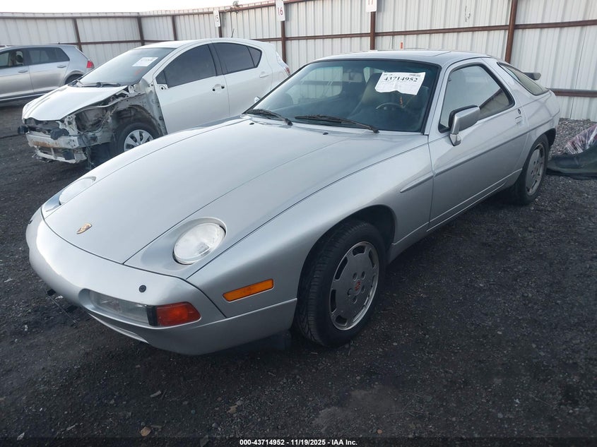 WP0JB0920HS860838 1987 PORSCHE 928 photo no. 2