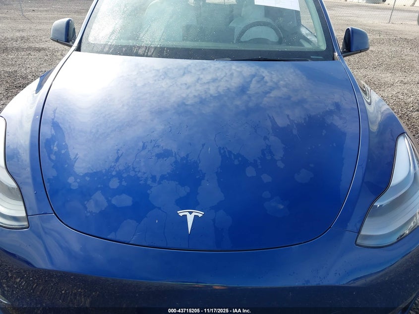 2024 Tesla Model Y Long Range Dual Motor All-Wheel Drive VIN: 7SAYGDEE2RA266970 Lot: 43715205