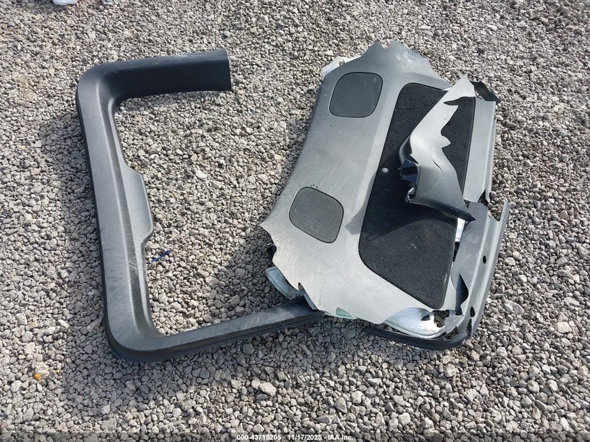 2024 Tesla Model Y Long Range Dual Motor All-Wheel Drive VIN: 7SAYGDEE2RA266970 Lot: 43715205