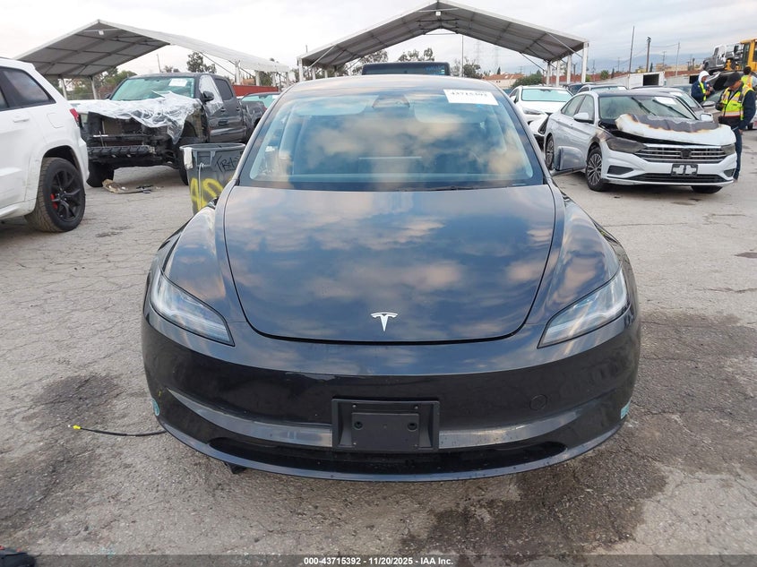 2025 Tesla Model 3 Long Range Rear-Wheel Drive/Standard VIN: 5YJ3E1EA0SF985863 Lot: 43715392