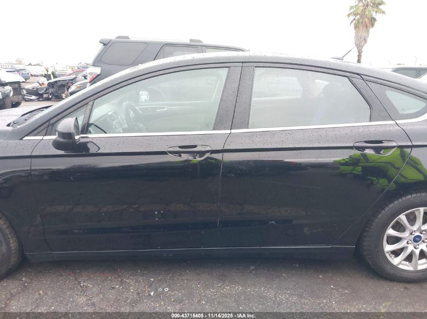 2017 Ford Fusion S VIN: 3FA6P0G75HR293713 Lot: 43715405