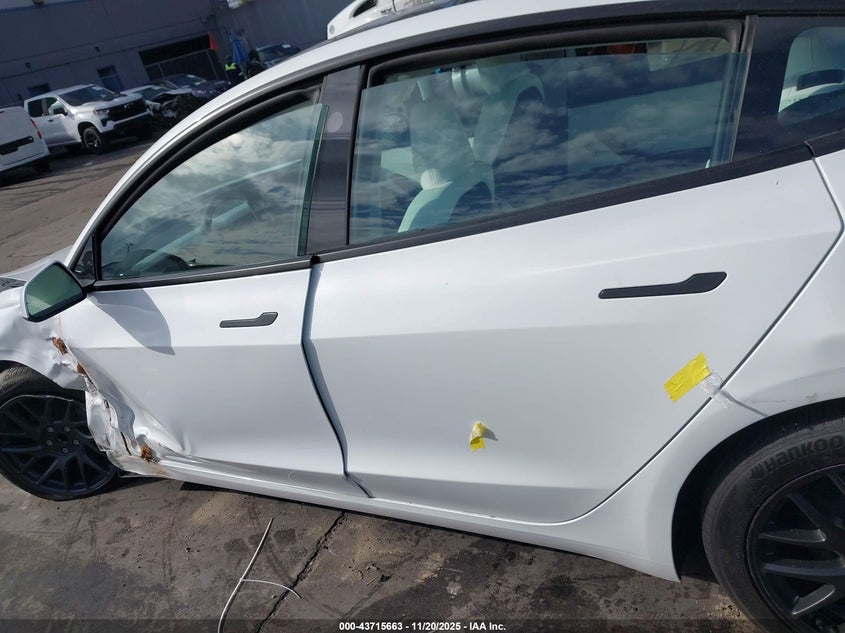 2025 Tesla Model 3 Long Range Rear-Wheel Drive VIN: 5YJ3E1EAXSF062595 Lot: 43715663