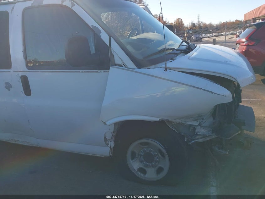 2007 Chevrolet Express Work Van VIN: 1GCGG25V471133620 Lot: 43715719