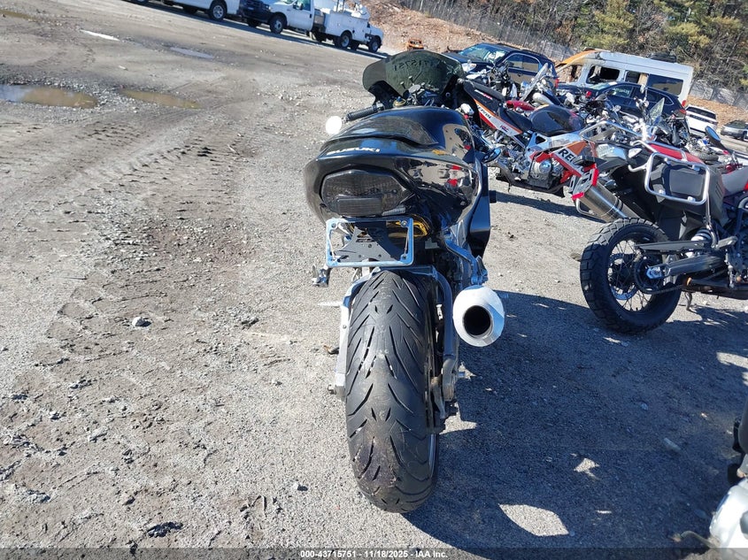 2001 Suzuki Gsx-R1000 VIN: JS1GT74A612109676 Lot: 43715751