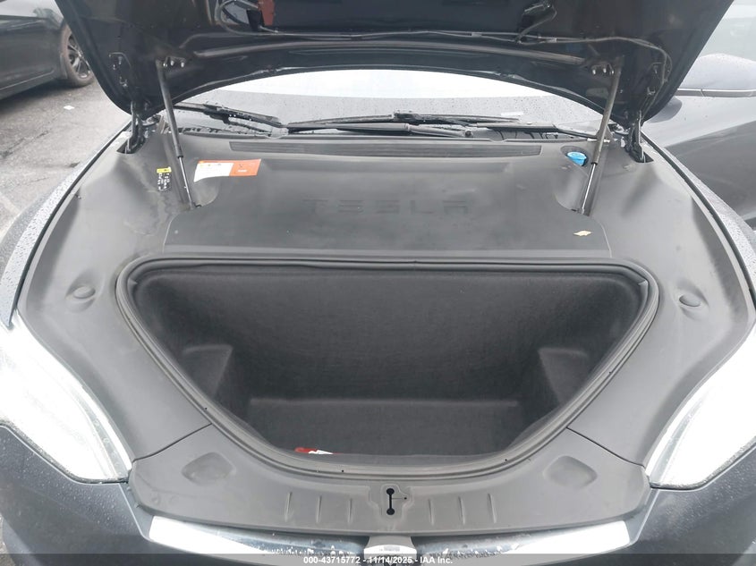 2018 Tesla Model S 100D/75D/P100D VIN: 5YJSA1E27JF282680 Lot: 43715772
