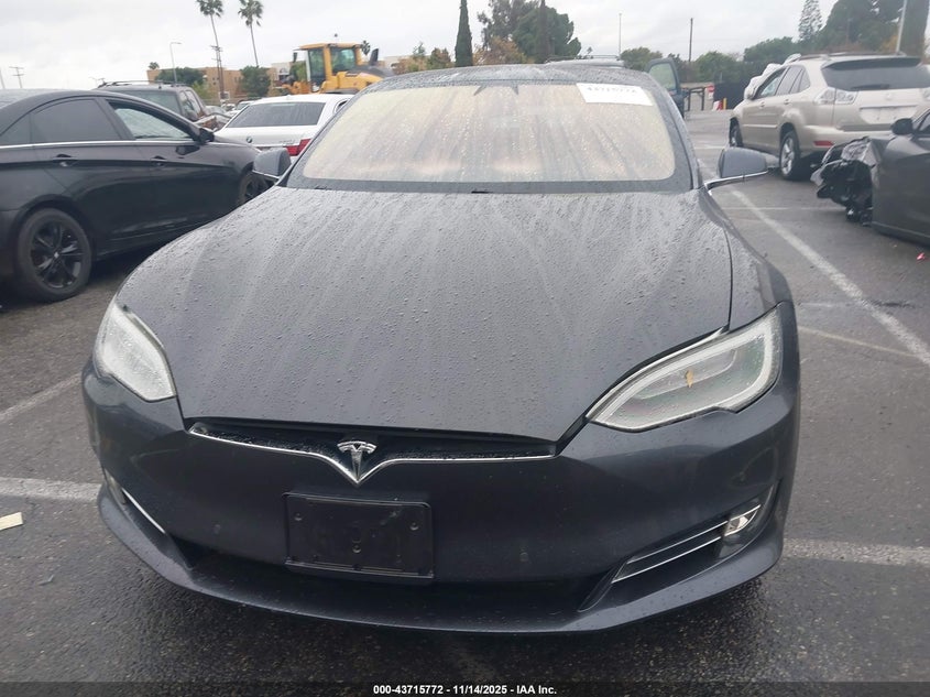 2018 Tesla Model S 100D/75D/P100D VIN: 5YJSA1E27JF282680 Lot: 43715772