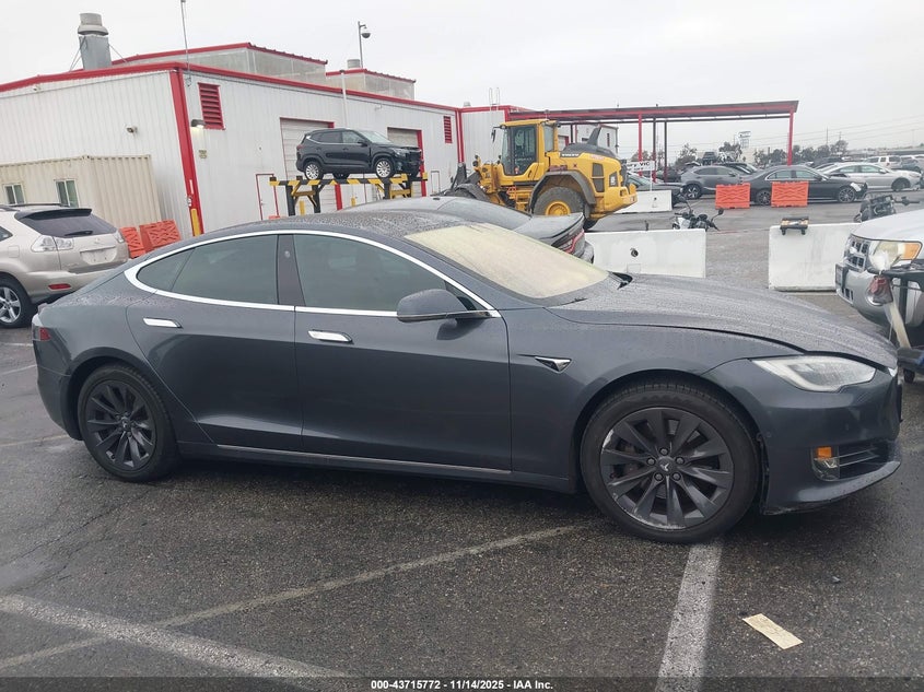 2018 Tesla Model S 100D/75D/P100D VIN: 5YJSA1E27JF282680 Lot: 43715772