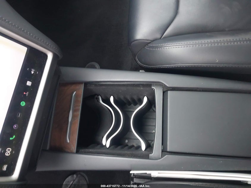 2018 Tesla Model S 100D/75D/P100D VIN: 5YJSA1E27JF282680 Lot: 43715772