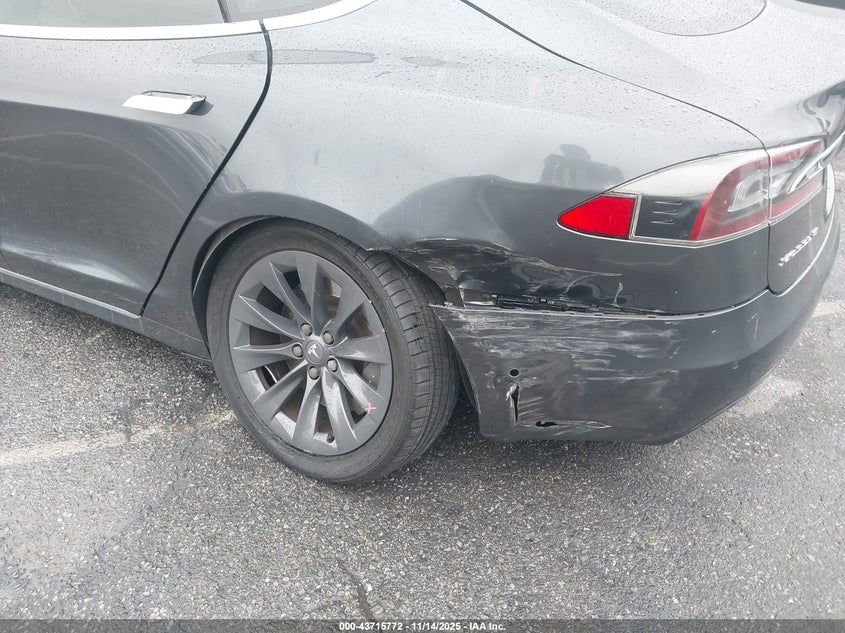 2018 Tesla Model S 100D/75D/P100D VIN: 5YJSA1E27JF282680 Lot: 43715772