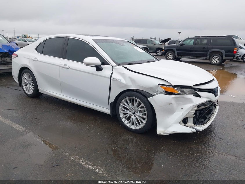 2018 TOYOTA CAMRY HYBRID XLE - 4T1B21HK0JU005414