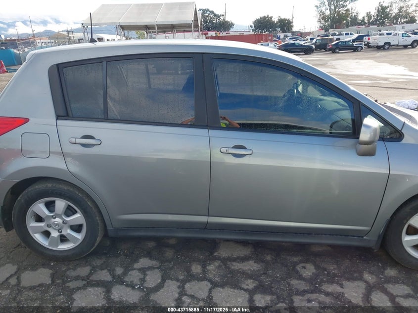 2007 Nissan Versa 1.8Sl VIN: 3N1BC13E87L406556 Lot: 43715885