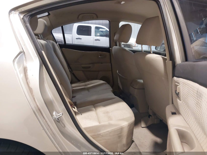 2004 Mazda Mazda3 I VIN: JM1BK12F041185581 Lot: 43715914