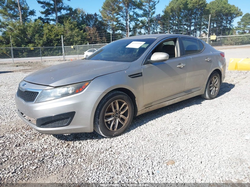 KNAGM4A78B5069561 2011 KIA OPTIMA photo no. 2