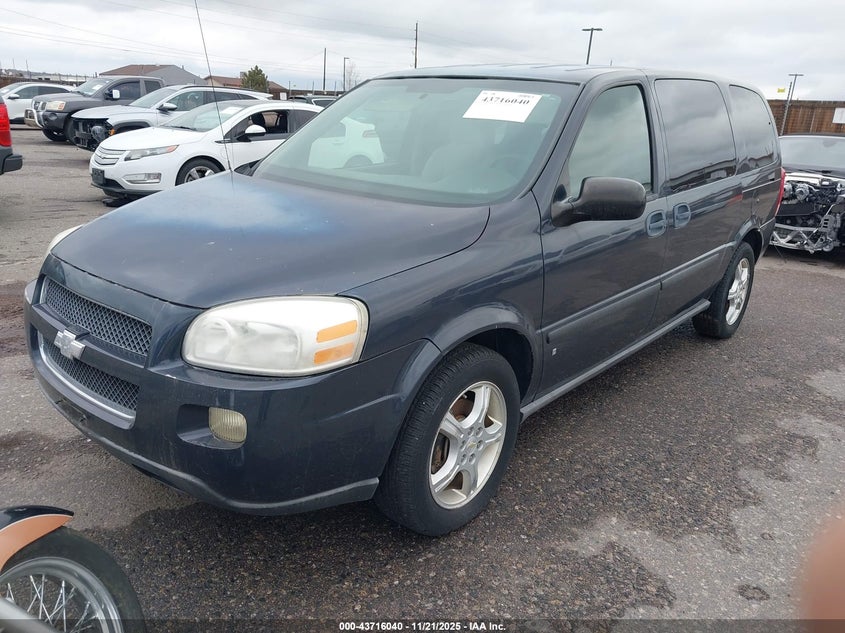1GNDV23158D117569 2008 CHEVROLET UPLANDER photo no. 2