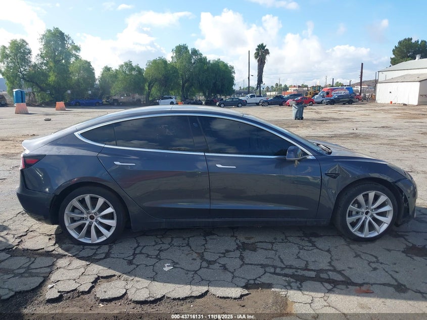 2019 Tesla Model 3 Long Range/Mid Range/Standard Range/Standard Range Plus VIN: 5YJ3E1EA8KF401953 Lot: 43716131
