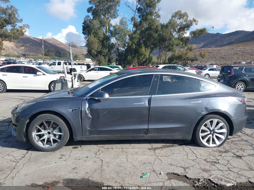 2019 Tesla Model 3 Long Range/Mid Range/Standard Range/Standard Range Plus VIN: 5YJ3E1EA8KF401953 Lot: 43716131